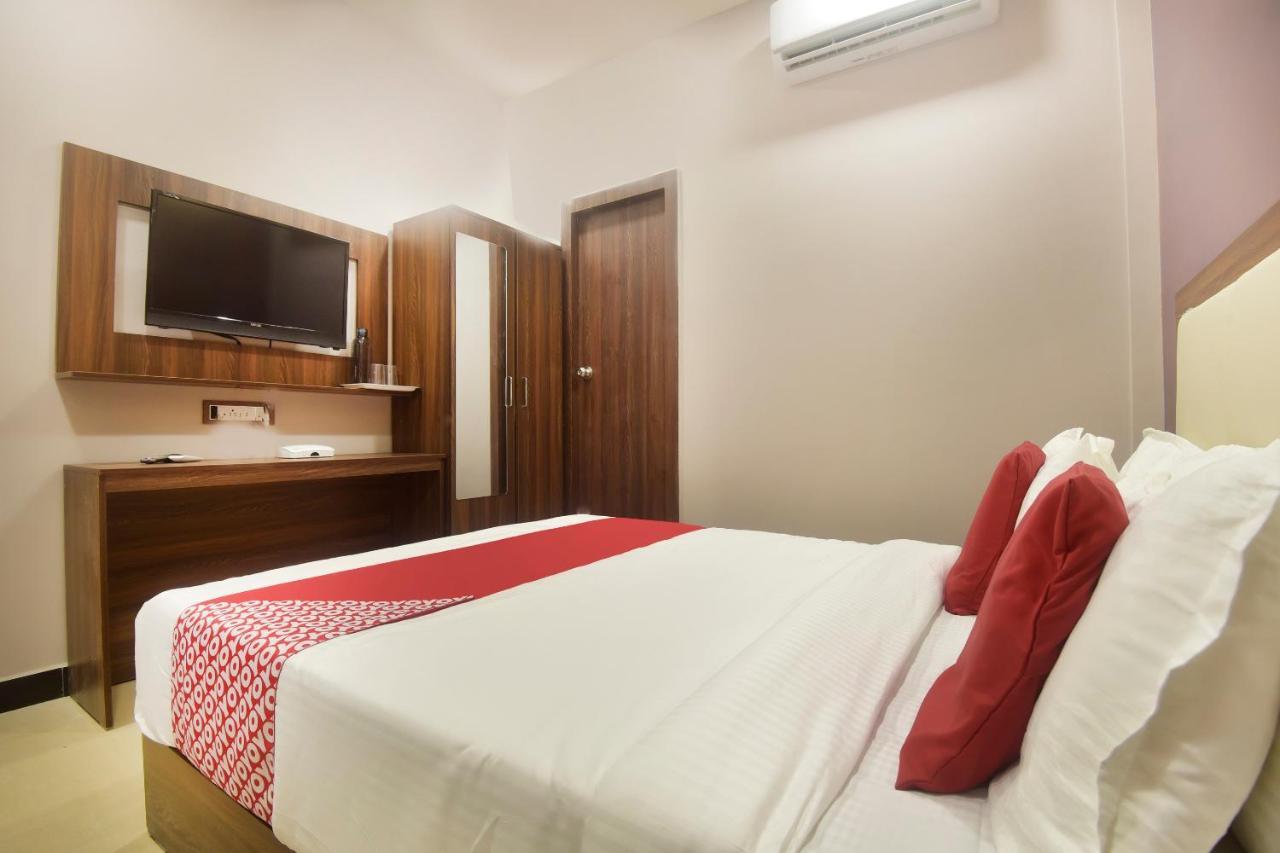 Hotel Blue Sky Residency Mumbai  Buitenkant foto