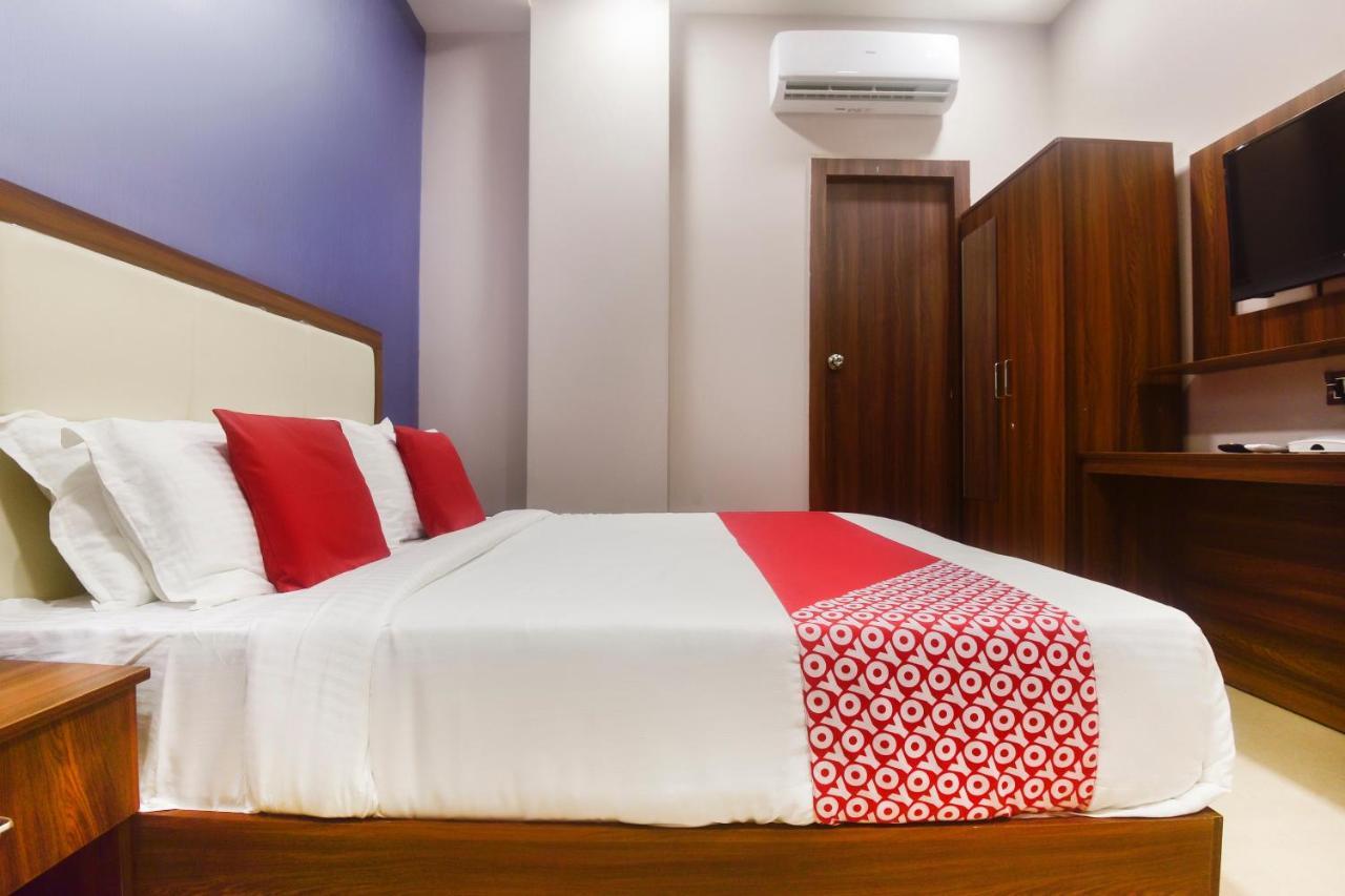 Hotel Blue Sky Residency Mumbai  Buitenkant foto