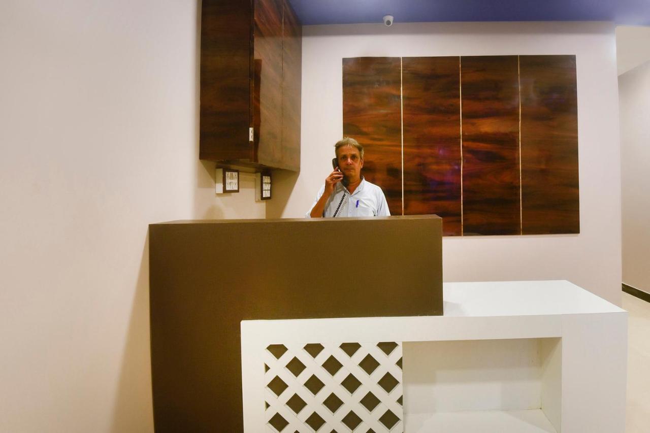 Hotel Blue Sky Residency Mumbai  Buitenkant foto