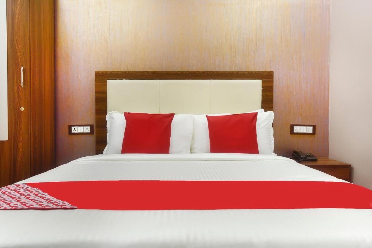 Hotel Blue Sky Residency Mumbai  Buitenkant foto