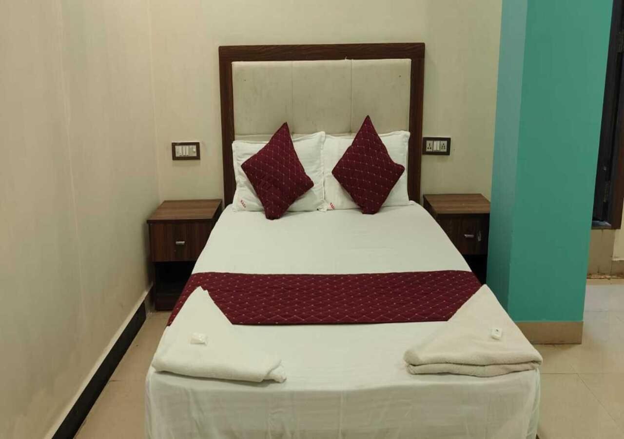 Hotel Blue Sky Residency Mumbai  Buitenkant foto
