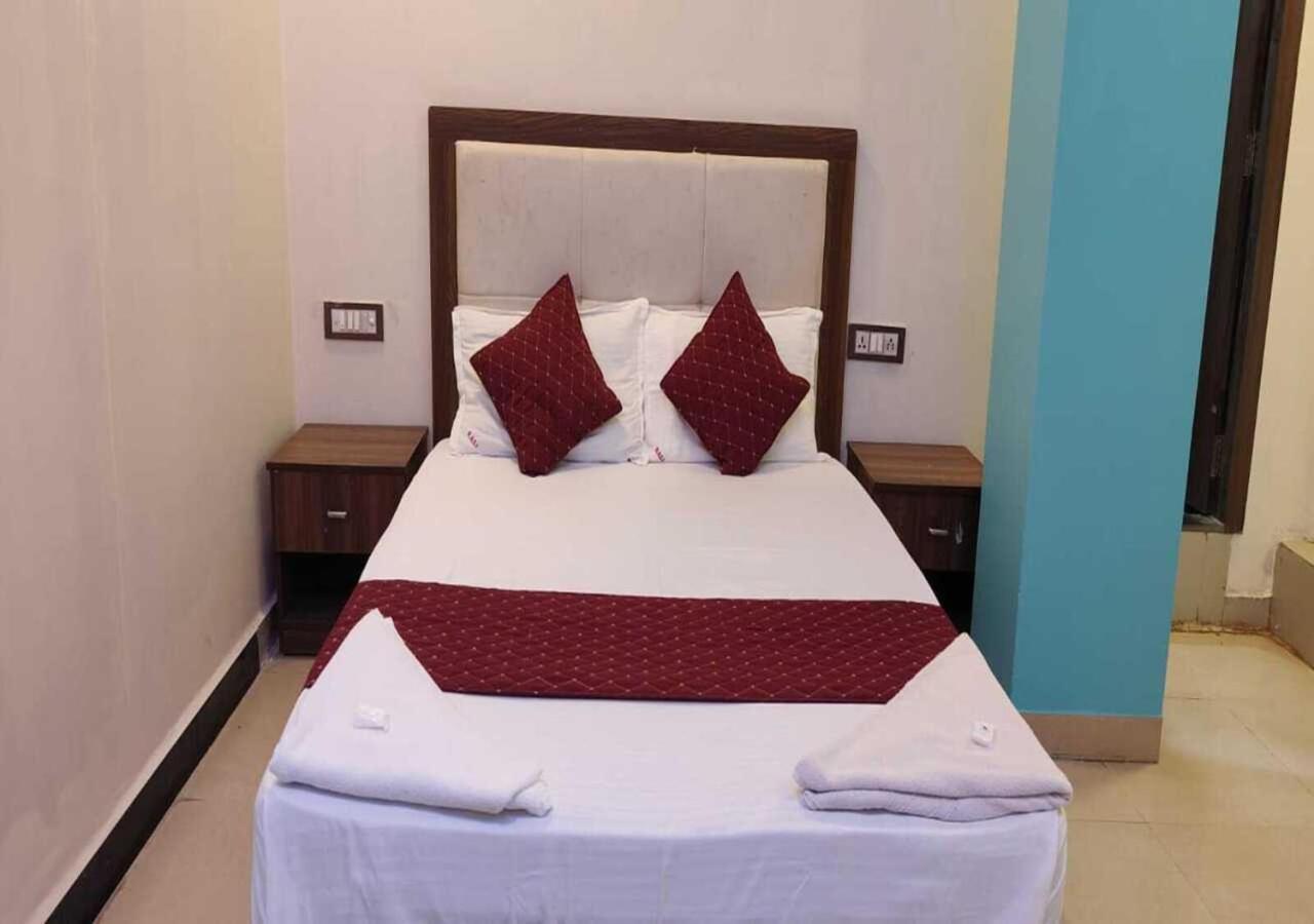 Hotel Blue Sky Residency Mumbai  Buitenkant foto