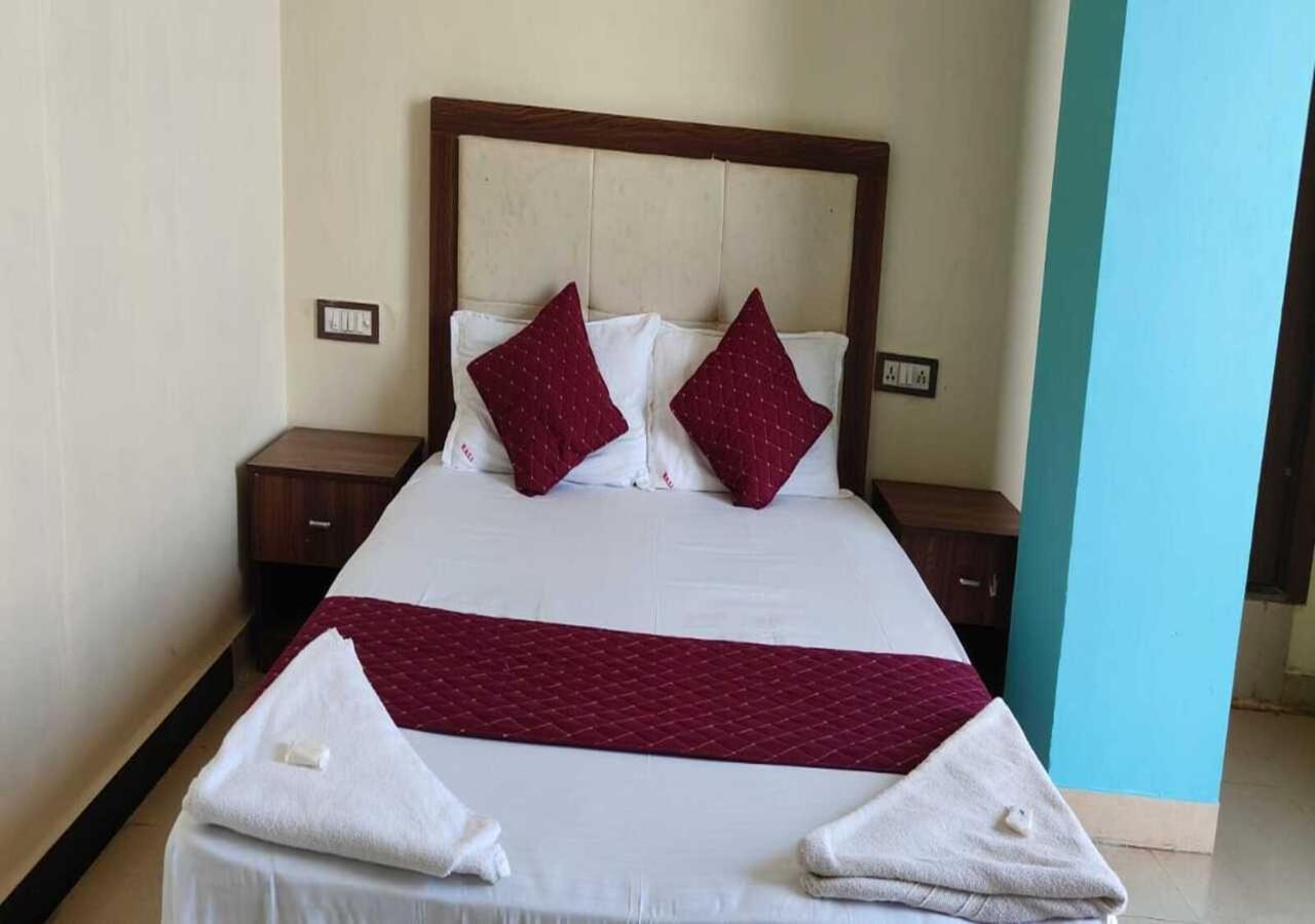Hotel Blue Sky Residency Mumbai  Buitenkant foto