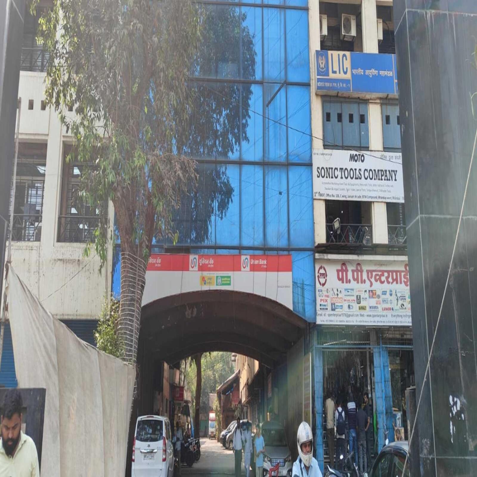 Hotel Blue Sky Residency Mumbai  Buitenkant foto